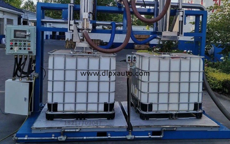 1000L全自動(dòng)化工液體灌裝液體